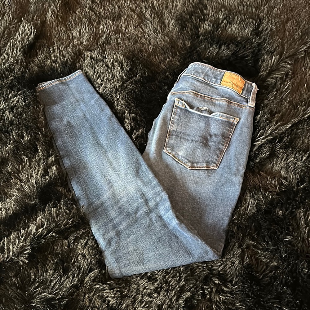 American Eagle medium wash skinny jeans size 6